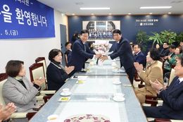 전주시의회, 안호영 국회의원·유의식 완주군의회의장과 지역 현안 논의