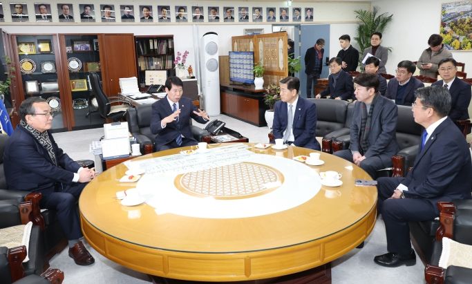 전주시의회, 김관영 전북도지사 “올림픽, 막판 대역전 드라마 일어날 수 있을 것”
