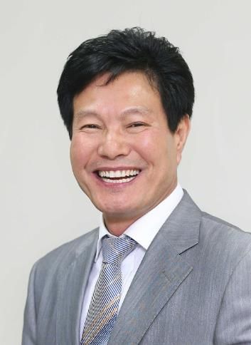 최명철 위원장