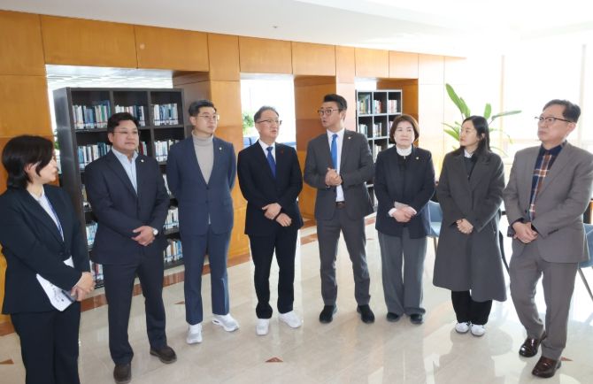 행정위원회, 전주시청 별관 확충 사업 현장 점검